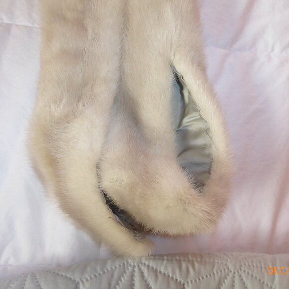 Christian Dior Original  Blonde Mink Fur Wrap from Holt Renfrew - Stunning - Picture 8 of 16